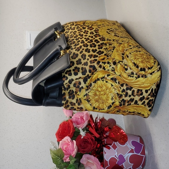 GIANNI VERSACE Luxurious handbag - Picture 2 of 13